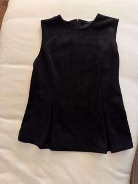 T Tahari Black Sleeveless Peplum Shell Top